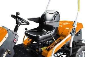 Парков трактор APACHE 92 PRO 4WD B&S 21к.с.