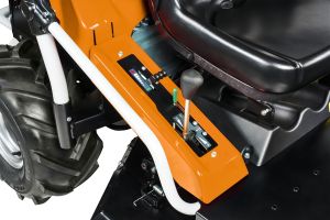 Парков трактор APACHE 92 PRO 4WD B&S 21к.с.